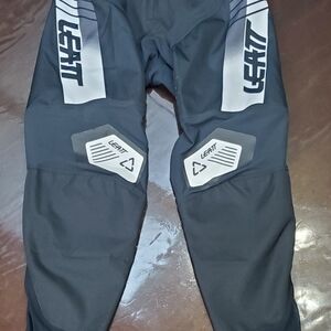 Leatt Med. (US 32) Black Riding Pants
